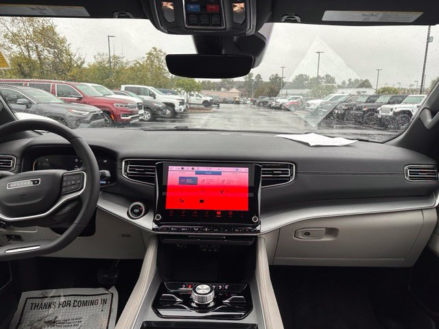 Used 2025 Jeep Wagoneer Series III w/ Premium Group I AWD/4WD image 29