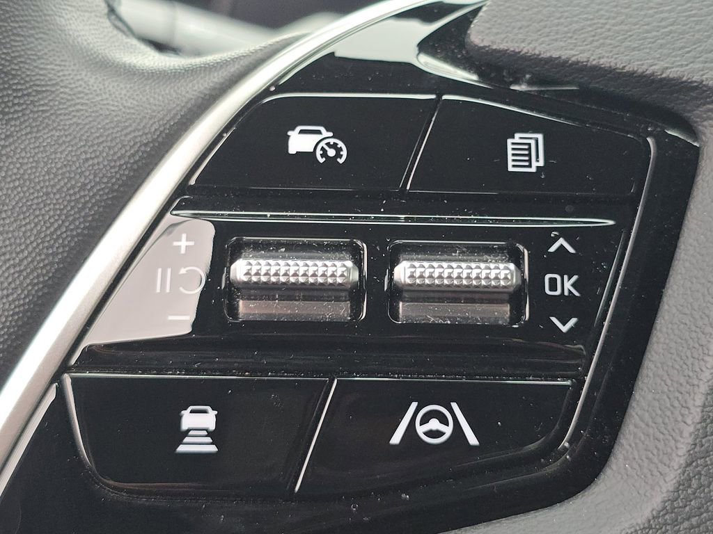 Used 2023 Kia Niro EX image 34