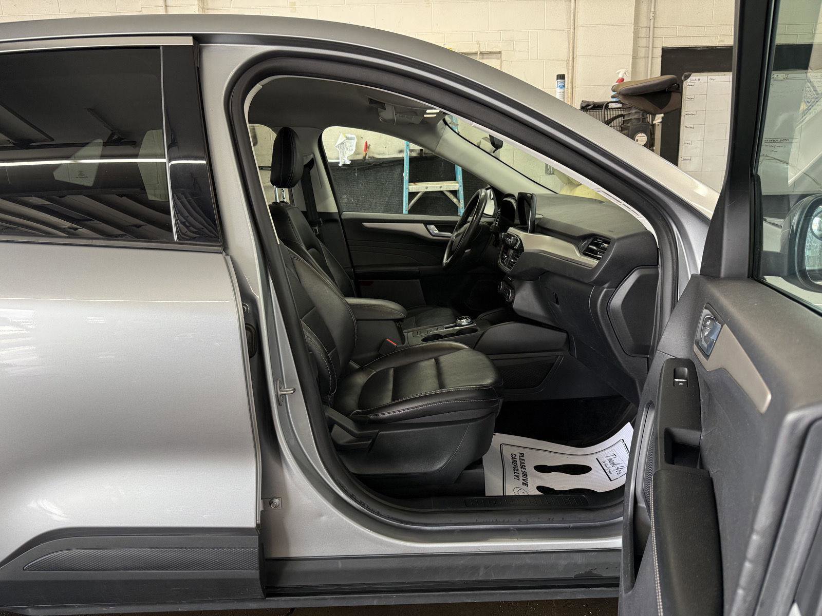 Used 2022 Ford Escape SEL image 29