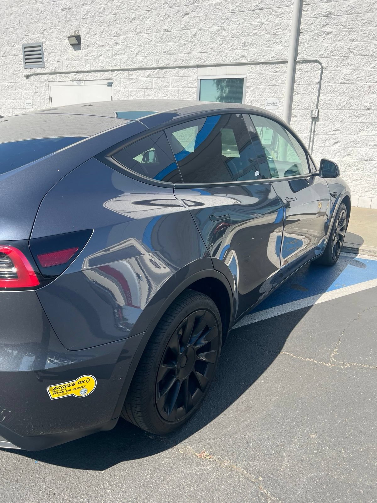 Used 2021 Tesla Model Y Long Range AWD/4WD image 4