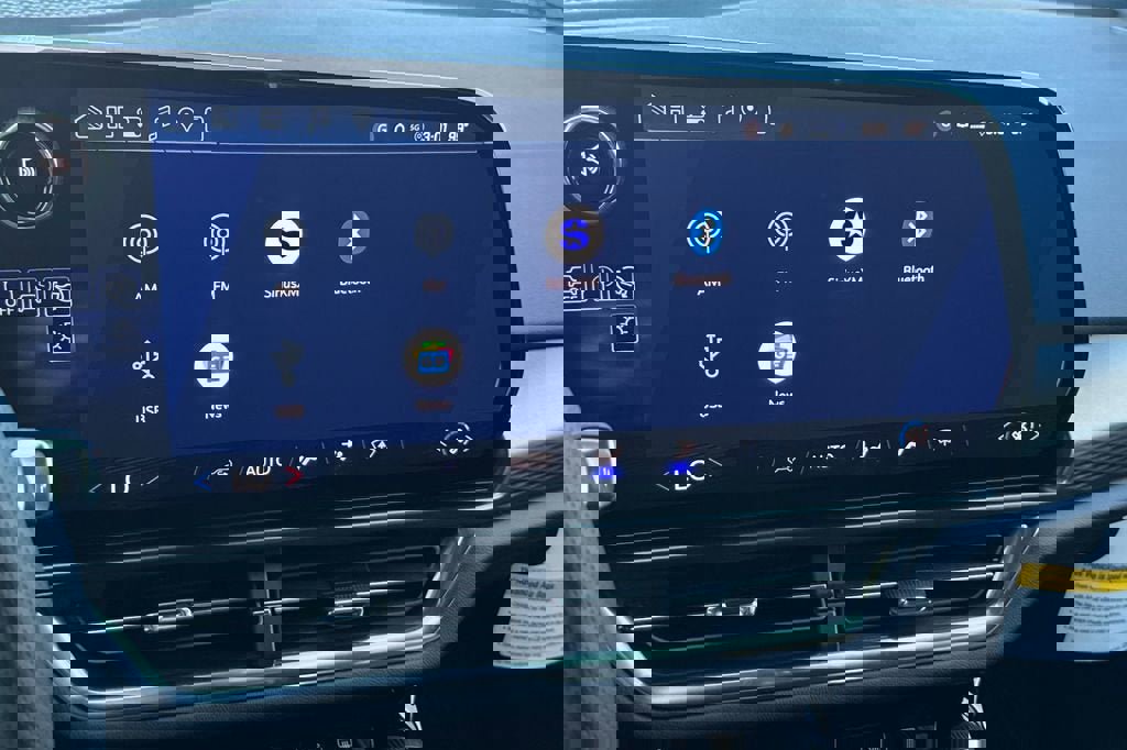 New 2026 Chevrolet Equinox EV LT image 18