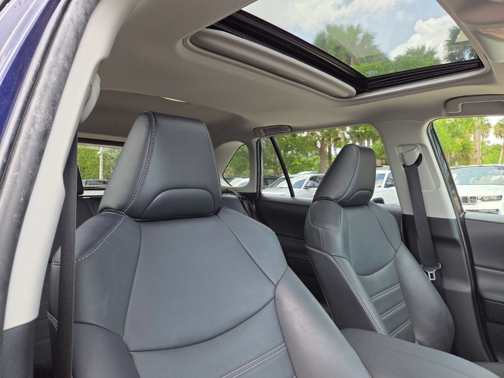 Used 2022 Toyota RAV4 XLE Premium FWD image 16