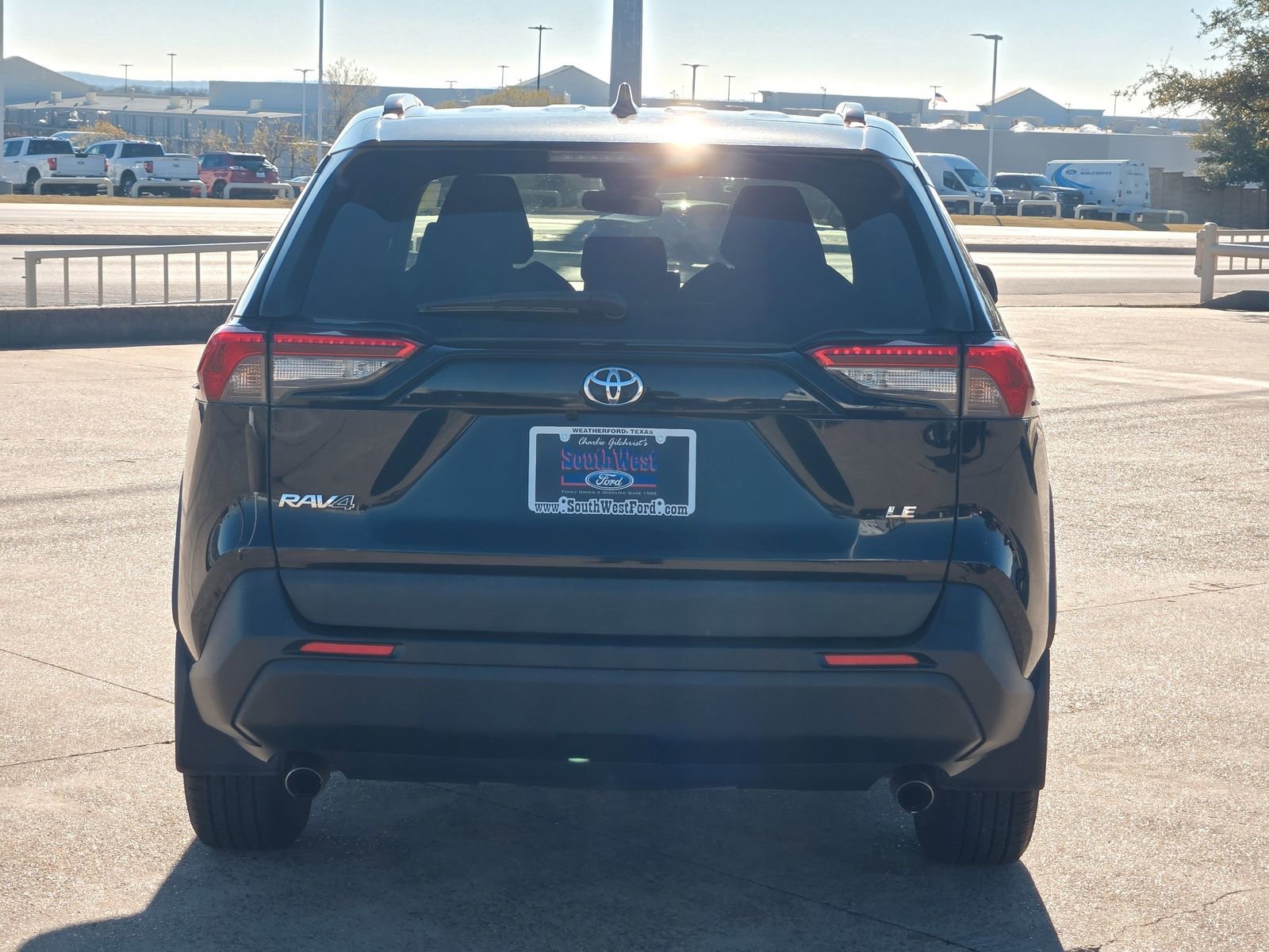 Used 2021 Toyota RAV4 LE image 4
