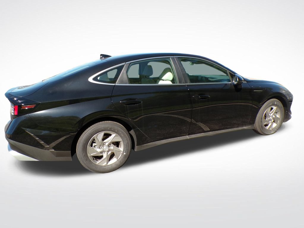 New 2026 Hyundai Sonata SE FWD image 8