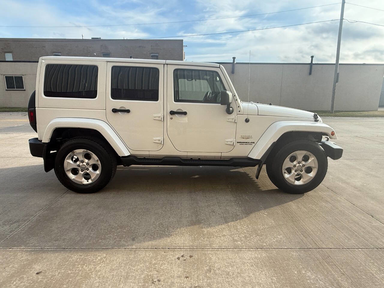 Used 2013 Jeep Wrangler Unlimited Sahara w/ Connectivity Group image 4