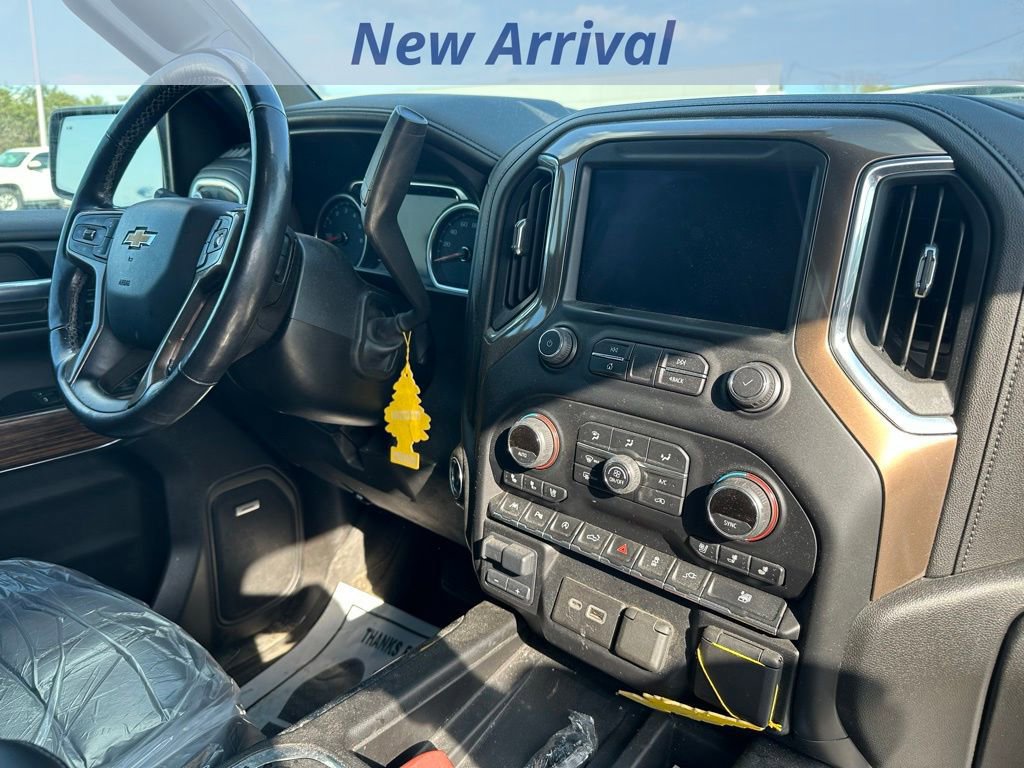 Used 2021 Chevrolet Silverado 1500 High Country w/ Technology Package AWD/4WD image 6