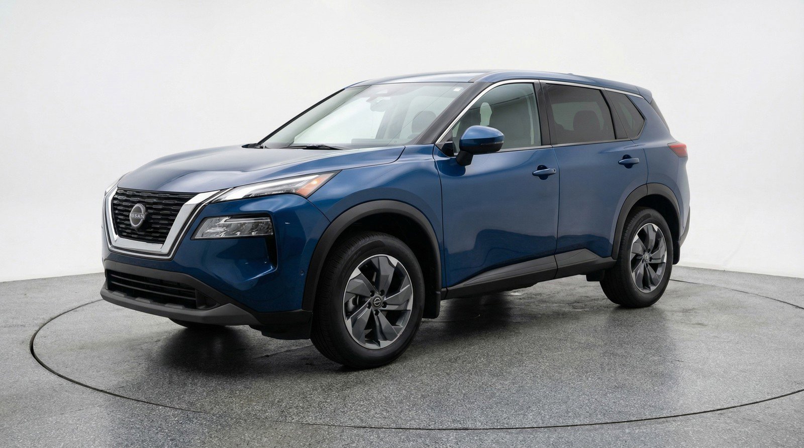 Used 2025 Nissan Rogue SV image 3