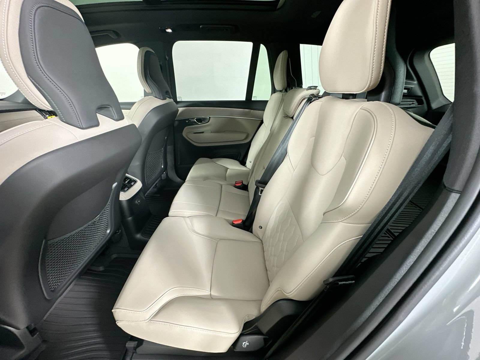 New 2026 Volvo XC90 T8 Plus w/ Protection Package Premier AWD/4WD image 37