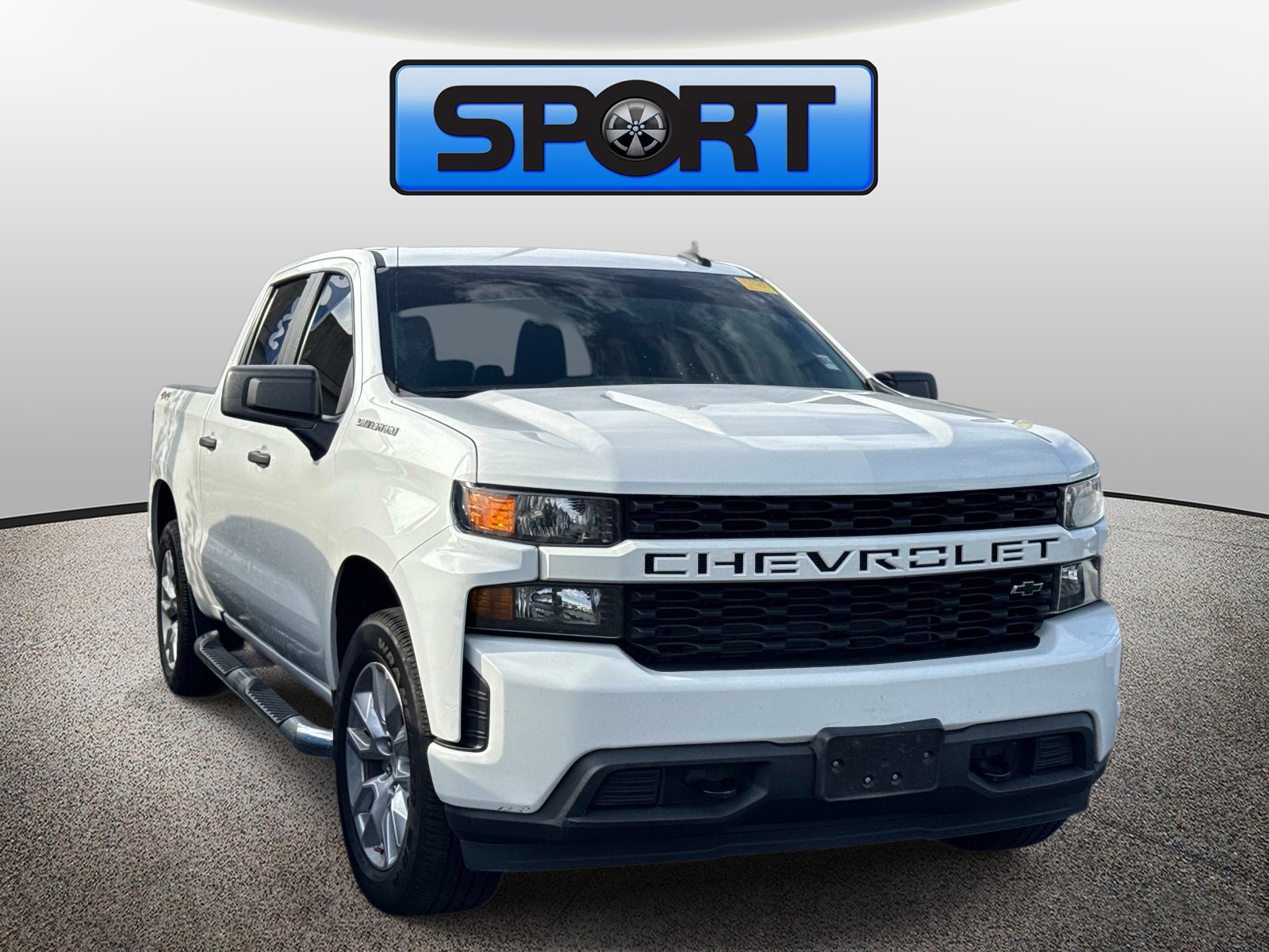 Used 2020 Chevrolet Silverado 1500 Custom w/ Custom Value Package AWD/4WD image 3