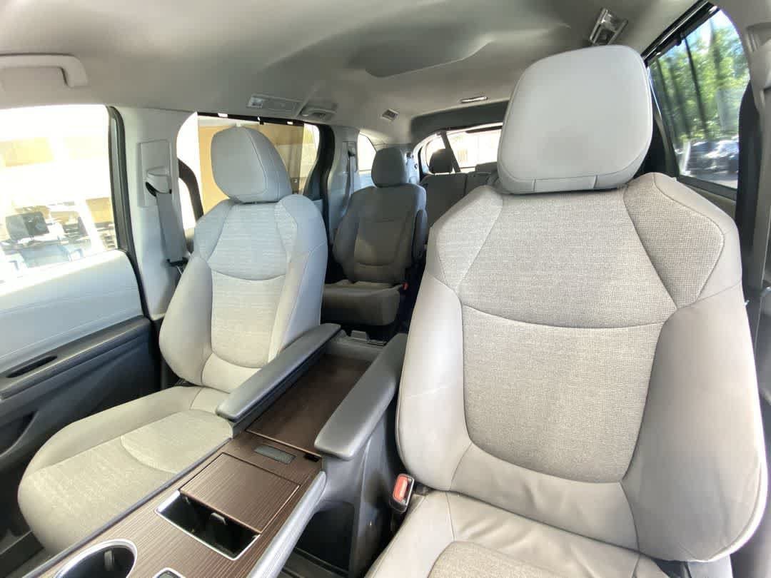 Certified 2024 Toyota Sienna LE FWD image 13
