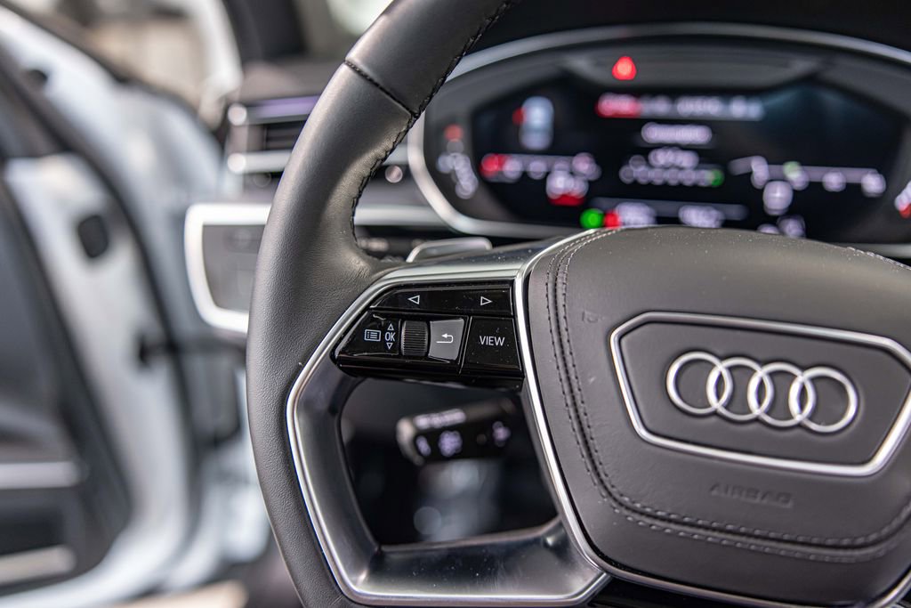 Used 2025 Audi A8 L 3.0T AWD/4WD image 26