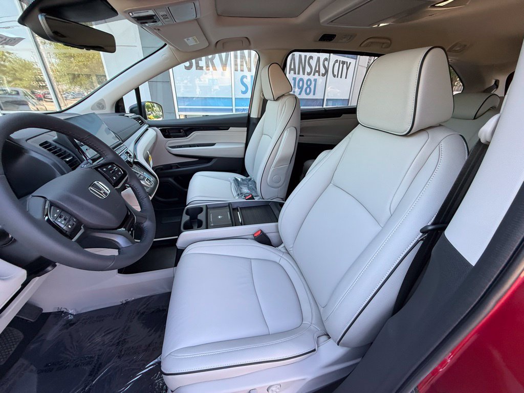 Used 2026 Honda Odyssey Touring image 8