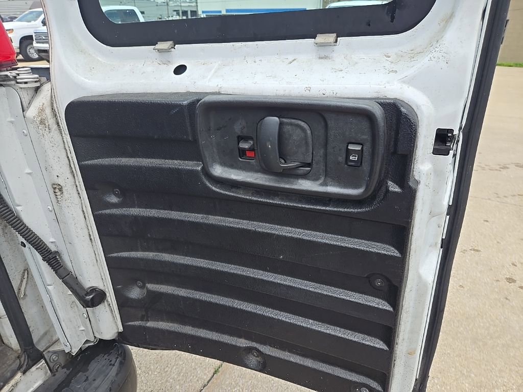 Used 2015 Chevrolet Express 2500 RWD image 10