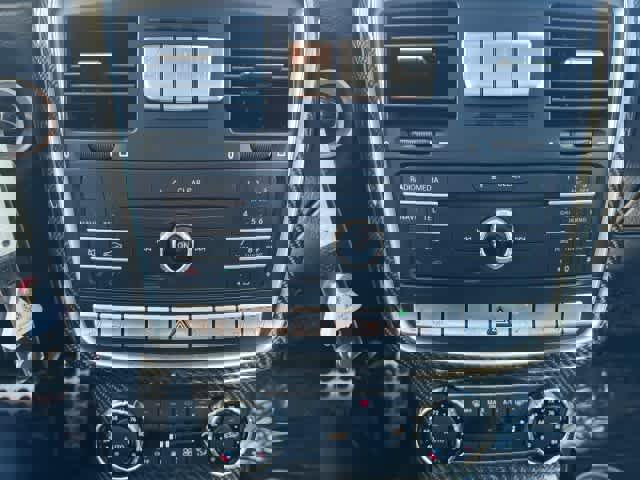 Certified 2018 Mercedes-Benz G 550 image 30