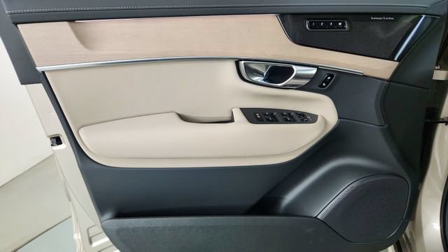 New 2026 Volvo XC90 T8 Plus w/ Protection Package AWD/4WD image 9