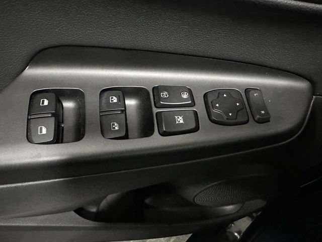 Used 2023 Hyundai Kona Limited AWD/4WD image 26