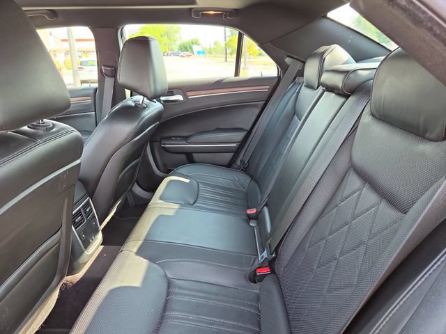 Used 2017 Chrysler 300 C Platinum w/ Safetytec Group II AWD/4WD image 27