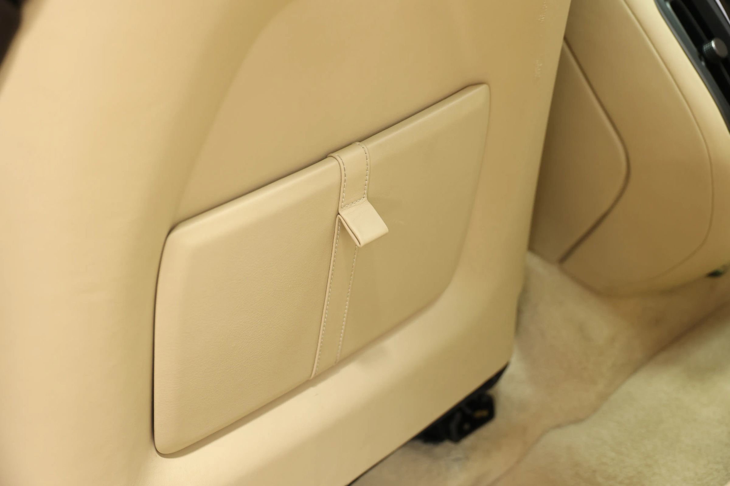 Used 2021 Aston Martin DBX image 59