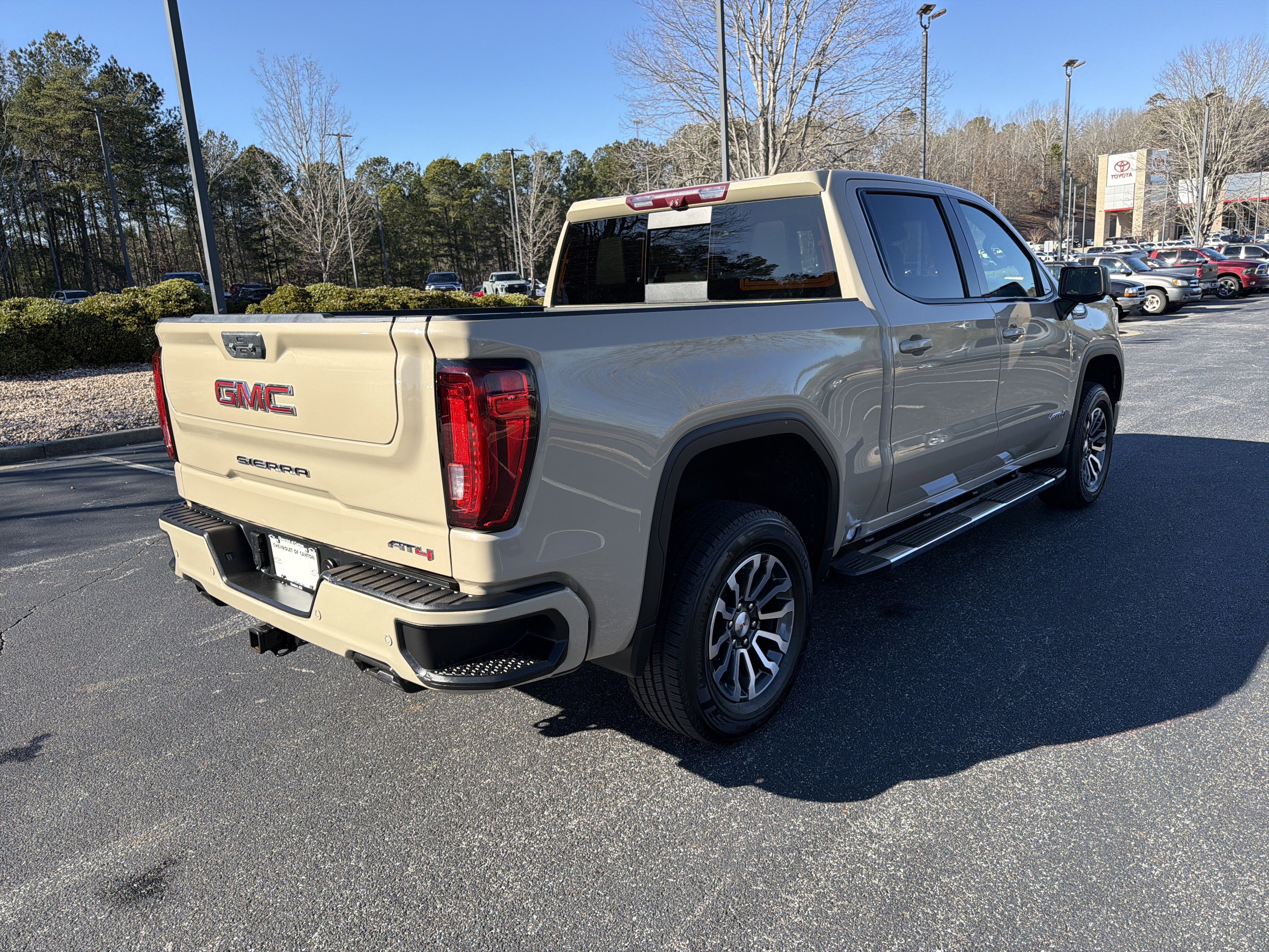 Used 2023 GMC Sierra 1500 AT4 w/ Technology Package image 5
