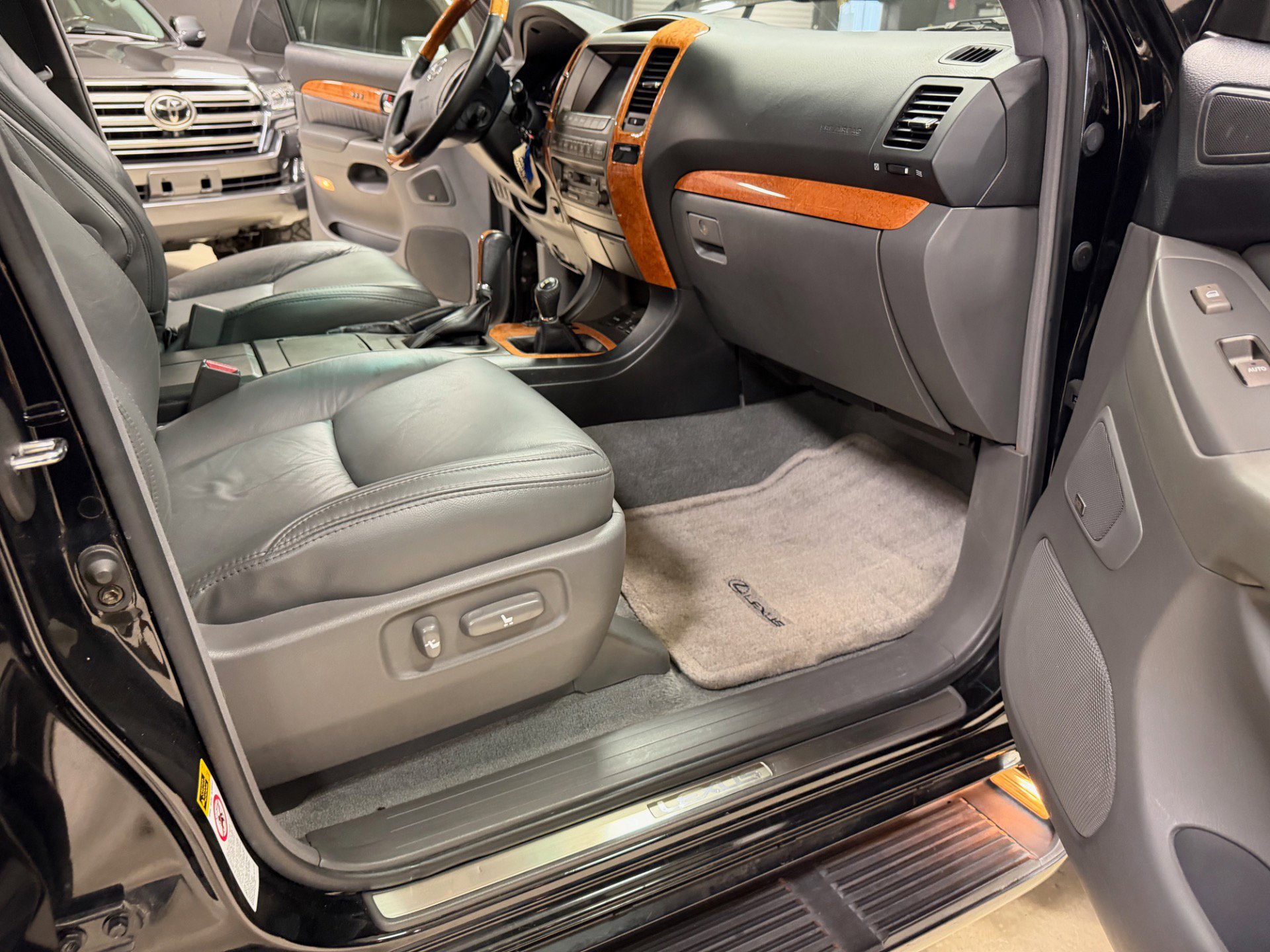 Used 2003 Lexus GX 470 AWD/4WD image 31