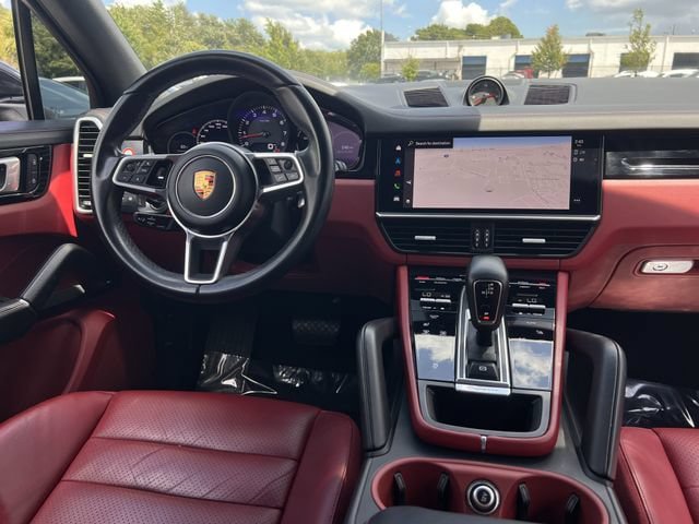 Used 2022 Porsche Cayenne AWD/4WD image 16