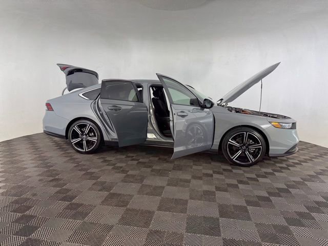 Certified 2025 Honda Accord Sport image 17