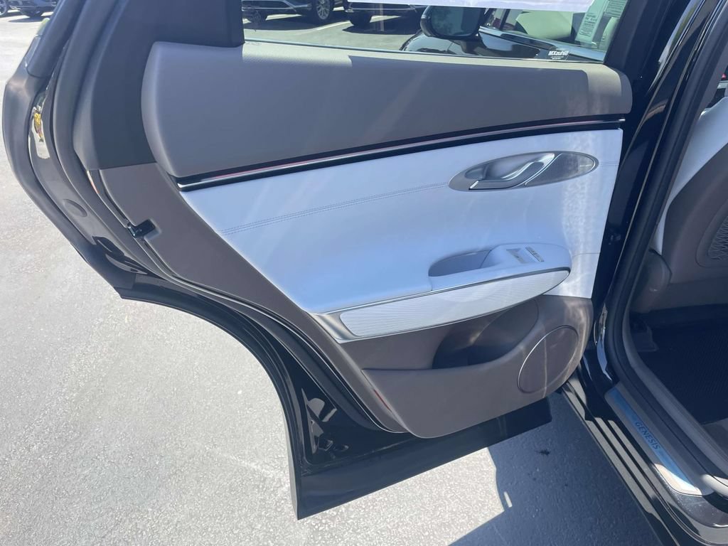 New 2026 Genesis GV70 2.5T Advanced AWD/4WD image 16