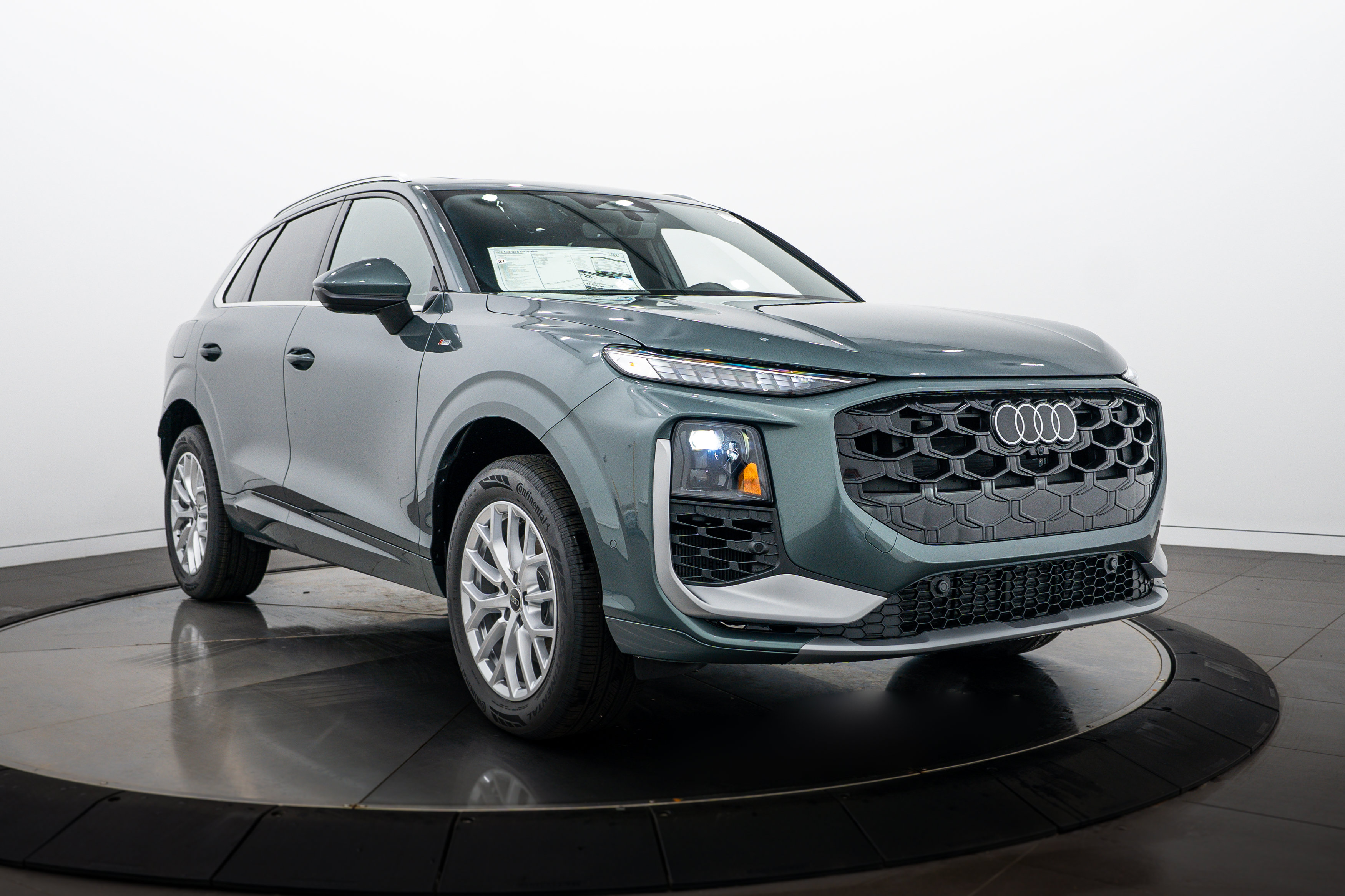 New 2026 Audi Q3 quattro 2.0T AWD/4WD image 2