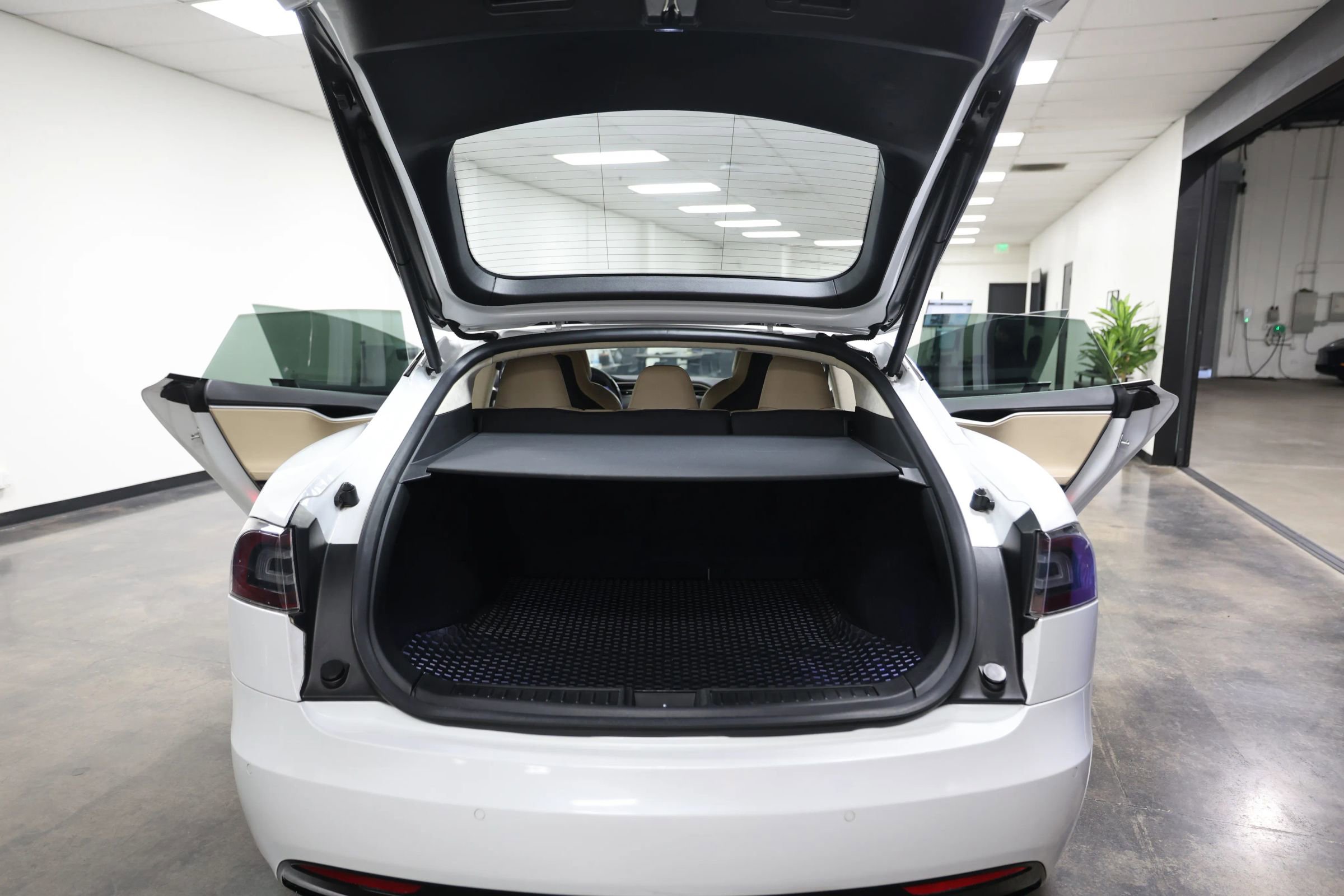 Used 2017 Tesla Model S P100D image 47