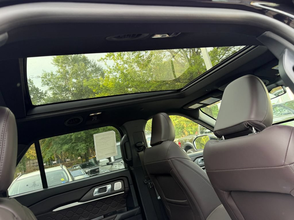 New 2026 Ford Explorer Platinum w/ LUX Leather Package AWD/4WD image 7