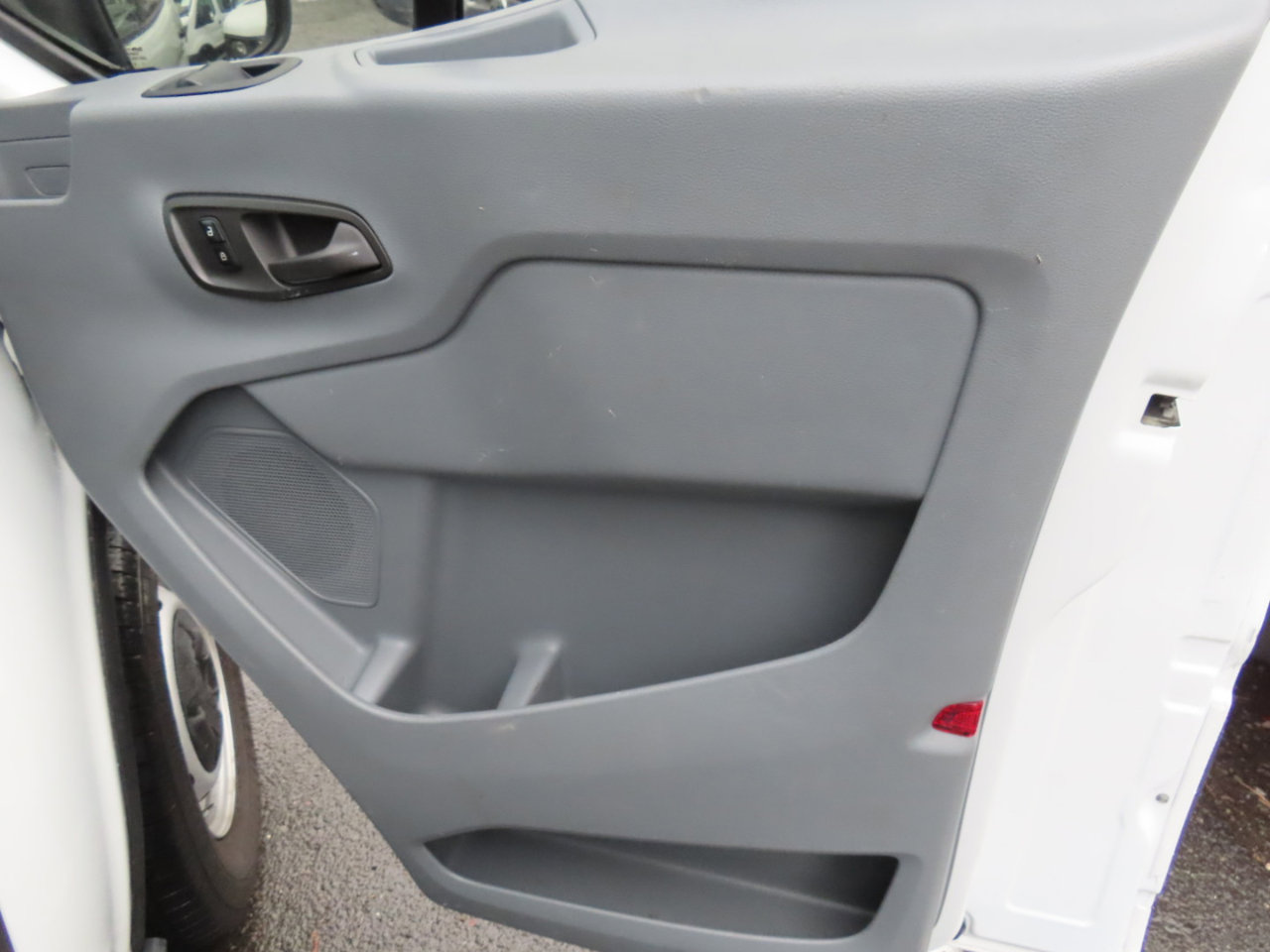 Used 2018 Ford Transit 250 130 Low Roof image 17