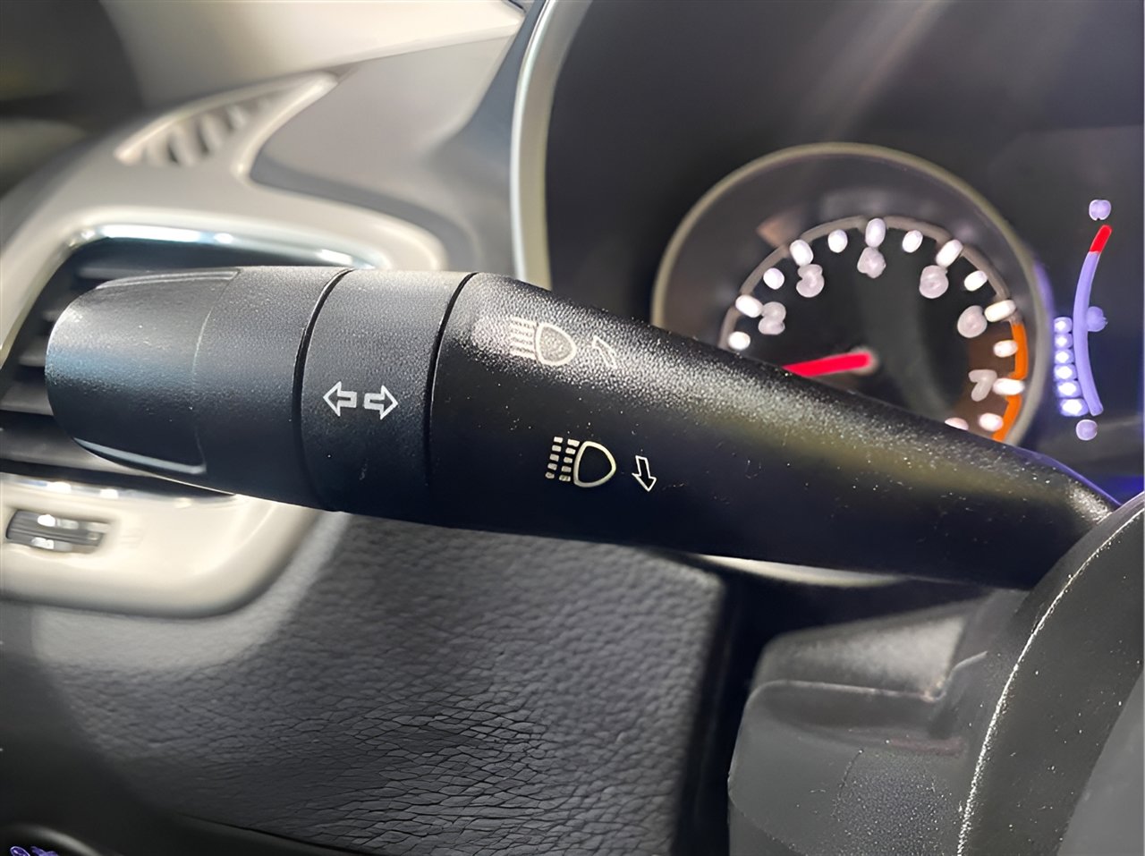 Used 2019 Jeep Compass Latitude w/ Cold Weather Group image 19