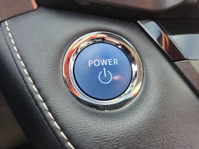 Used 2018 Toyota RAV4 Limited w/ Advanced Technology Package image 27