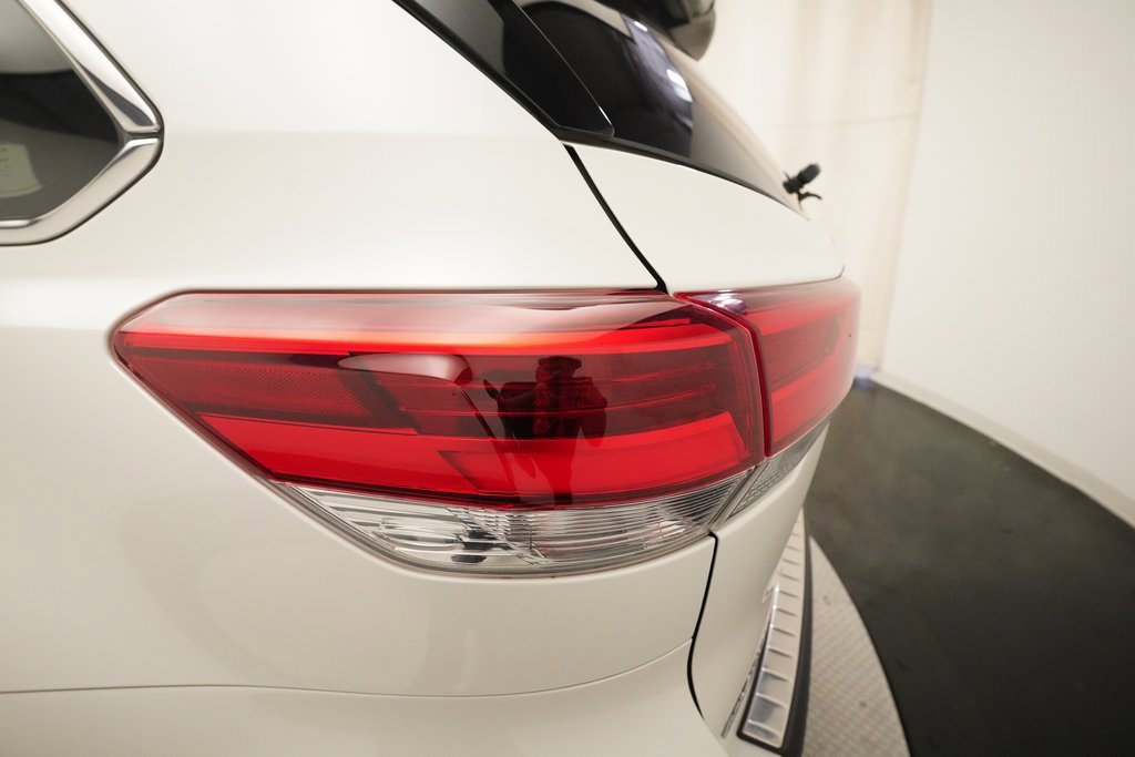 Used 2019 Toyota Highlander XLE image 33