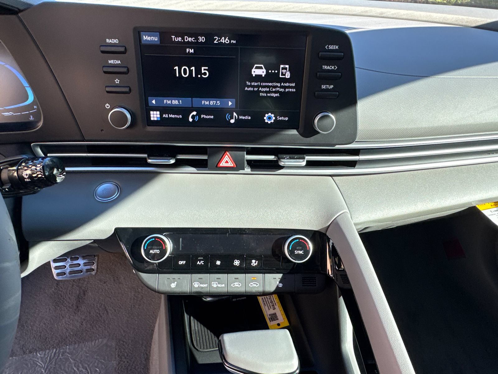 New 2026 Hyundai Elantra SEL Sport Premium FWD image 29