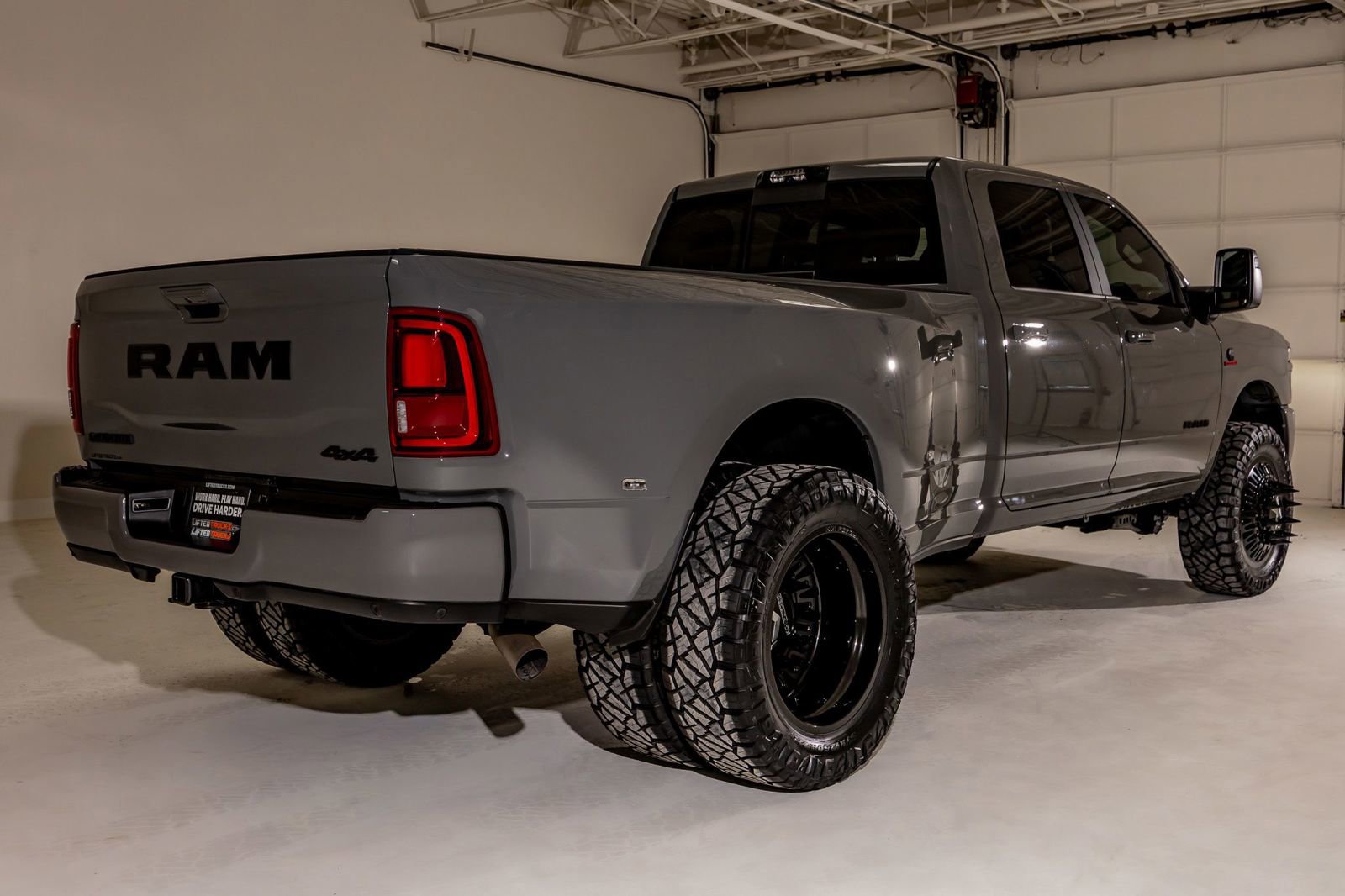 Used 2025 RAM 3500 Laramie w/ Night Edition image 10