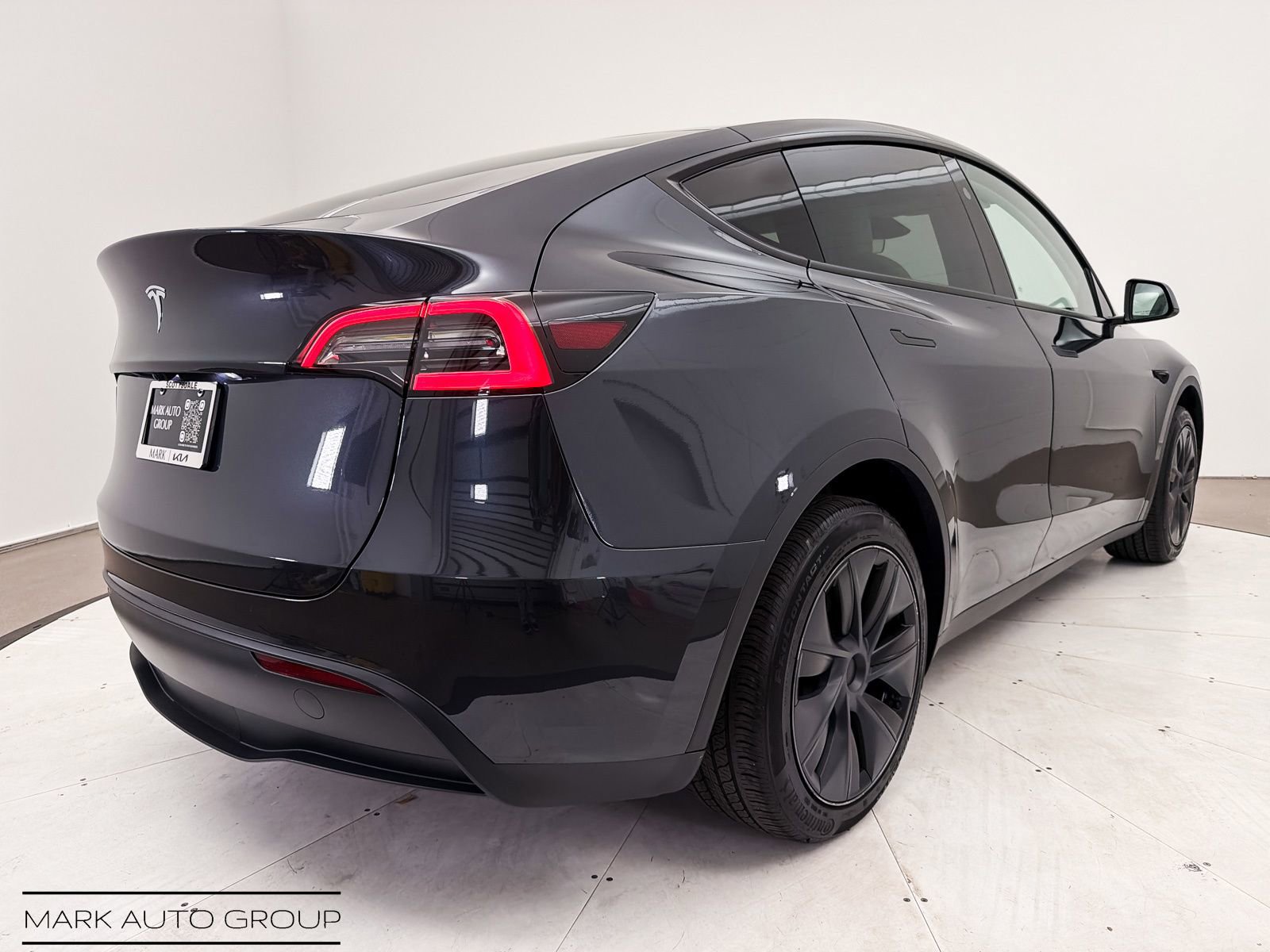 Used 2024 Tesla Model Y Long Range image 15