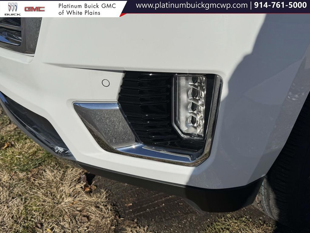 Used 2023 GMC Yukon SLT w/ SLT Luxury Package image 9