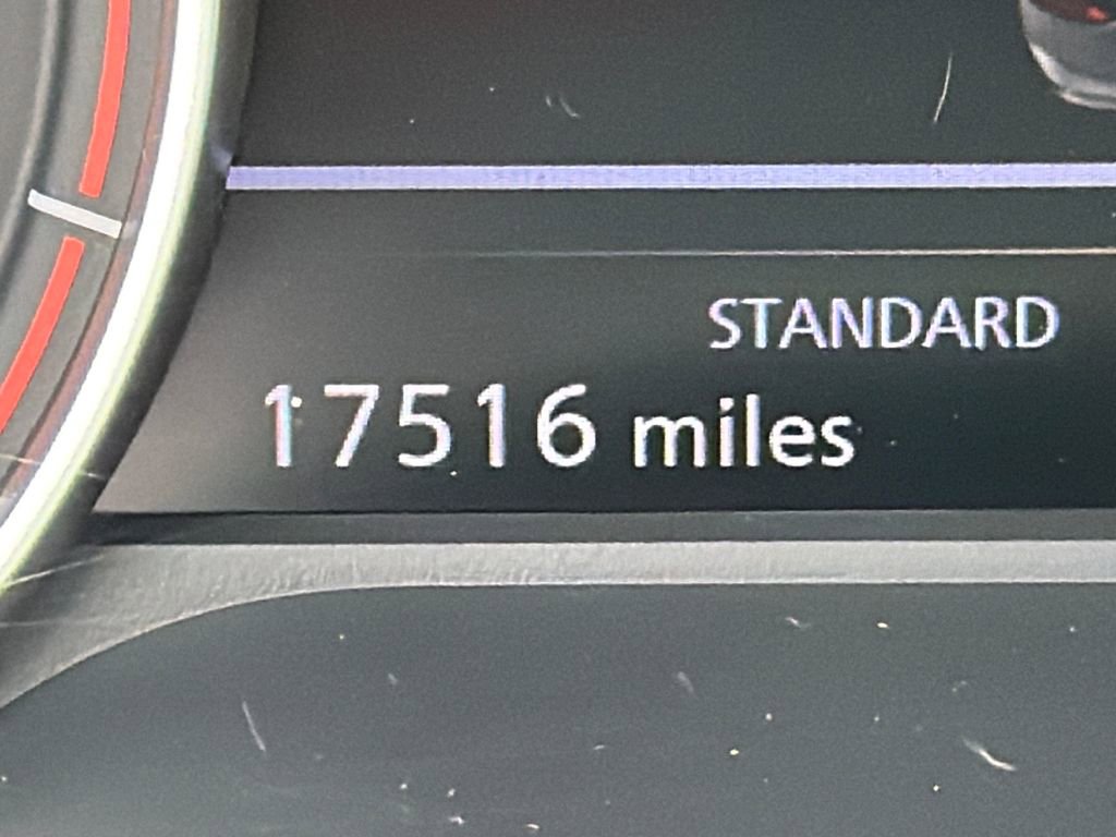 Used 2024 Nissan Rogue SV w/ SV Premium Package image 26