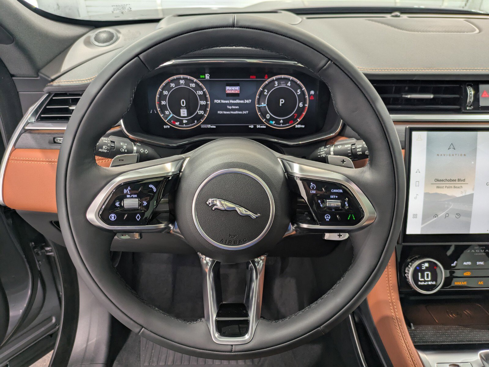 New 2026 Jaguar F-PACE R-Dynamic S image 17