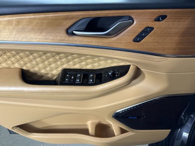 Used 2023 Jeep Grand Cherokee L Summit image 21