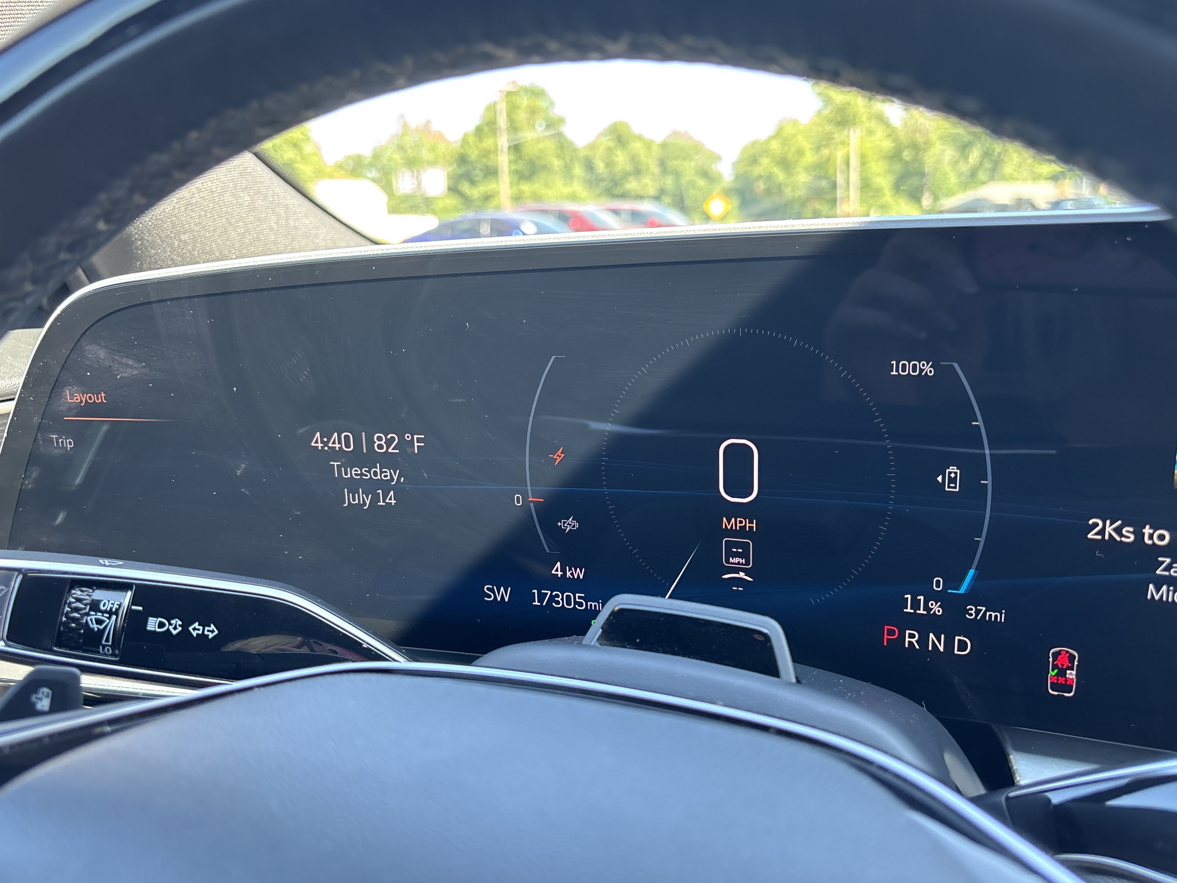 Used 2024 Cadillac Lyriq Luxury AWD/4WD image 28