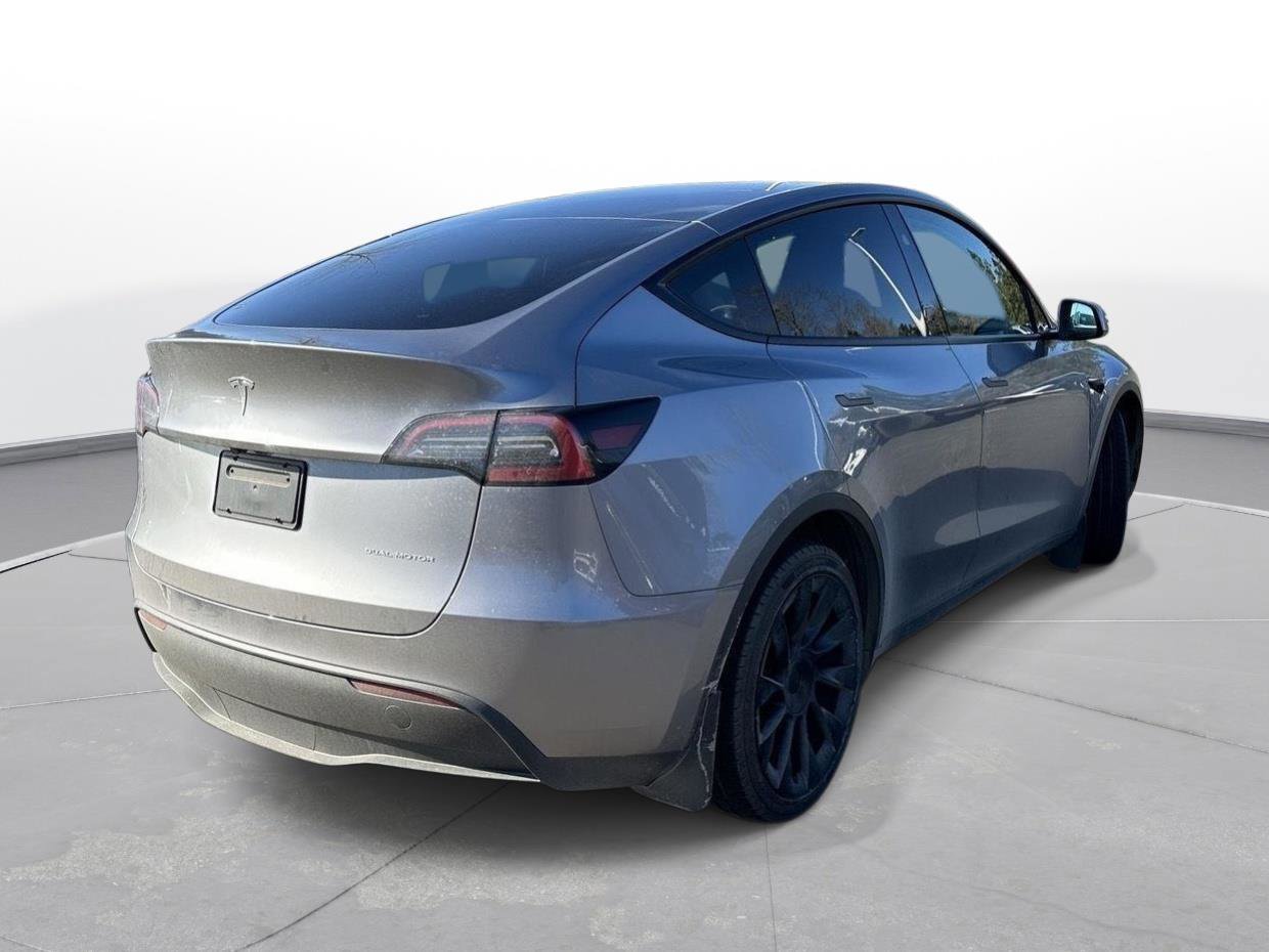 Used 2025 Tesla Model Y Long Range image 6