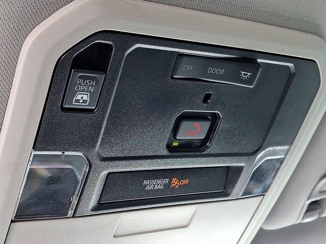 Used 2022 Toyota Tundra SR5 w/ SR5 Premium Package image 25