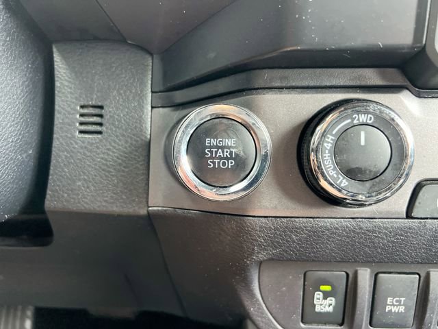 Used 2019 Toyota Tacoma TRD Off-Road w/ Technology Package AWD/4WD image 17