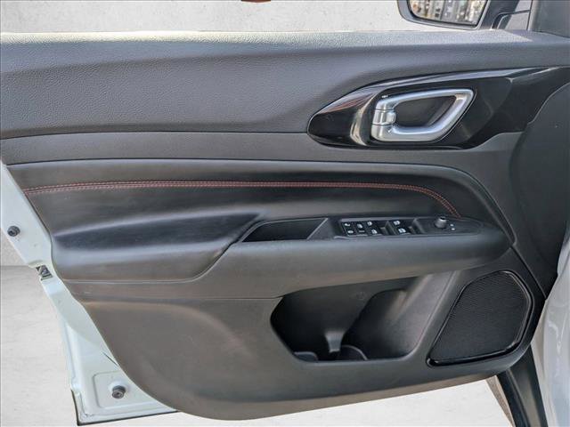 Used 2024 Jeep Compass Trailhawk image 10