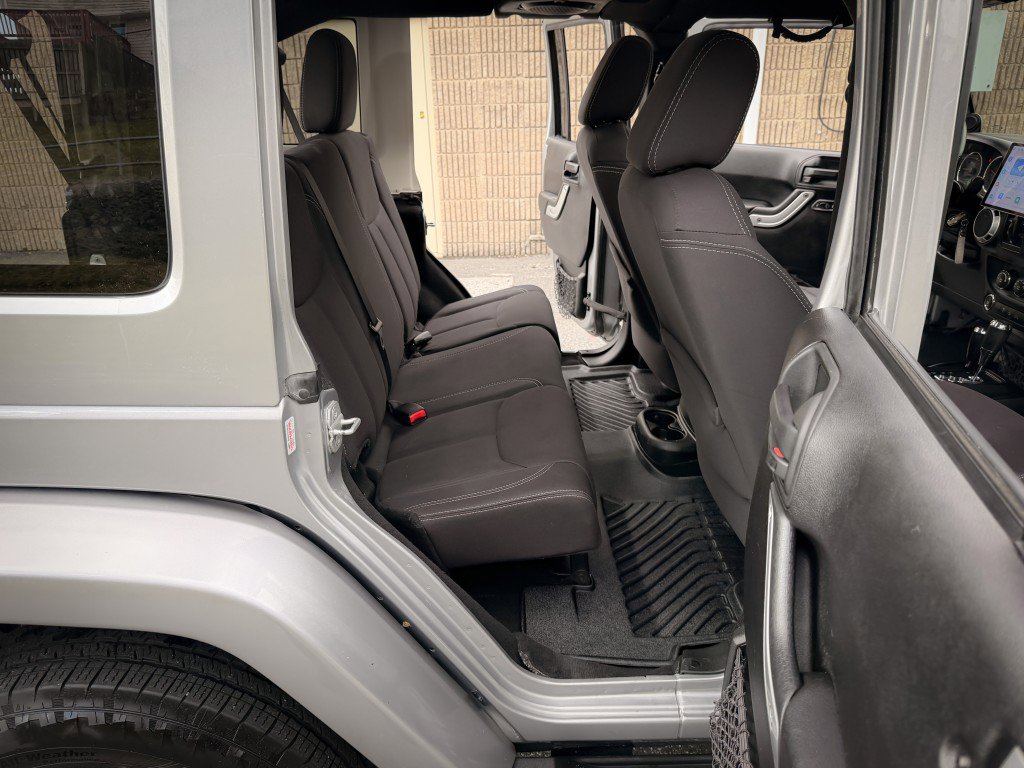 Used 2013 Jeep Wrangler Unlimited Sahara w/ Connectivity Group image 23