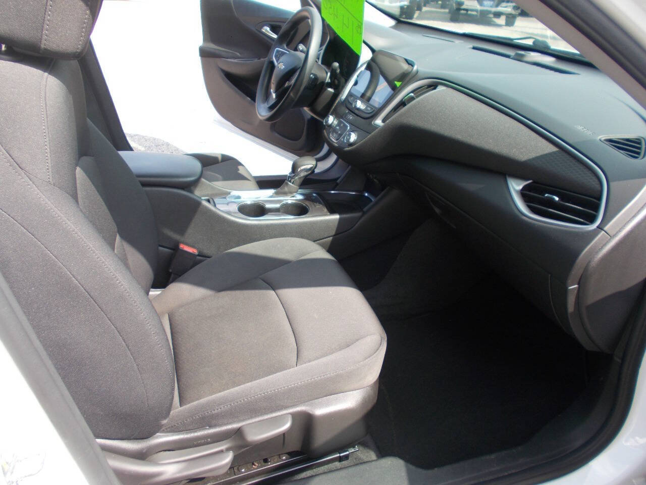 Used 2022 Chevrolet Malibu LS w/ Driver Confidence Package II FWD image 9