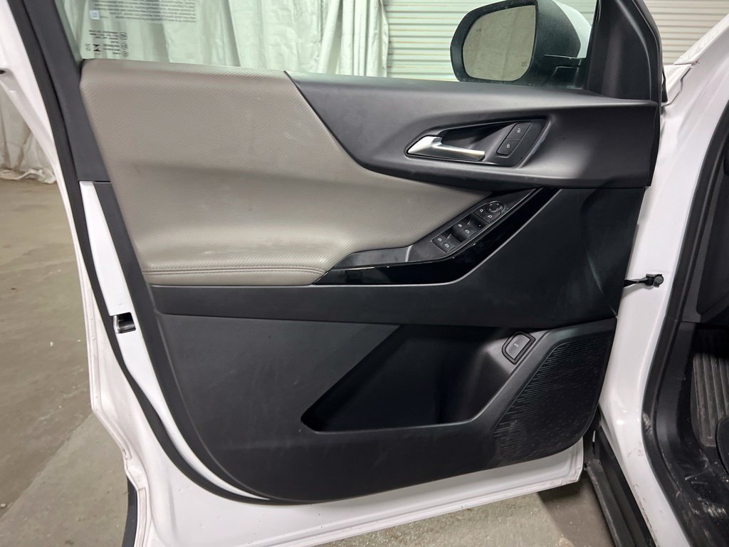 Used 2026 Chevrolet Equinox LT w/ Convenience Package II FWD image 22