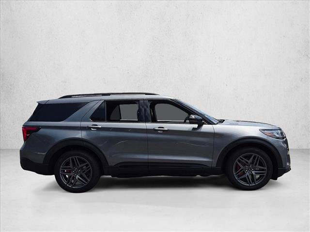 Used 2025 Ford Explorer ST AWD/4WD image 3